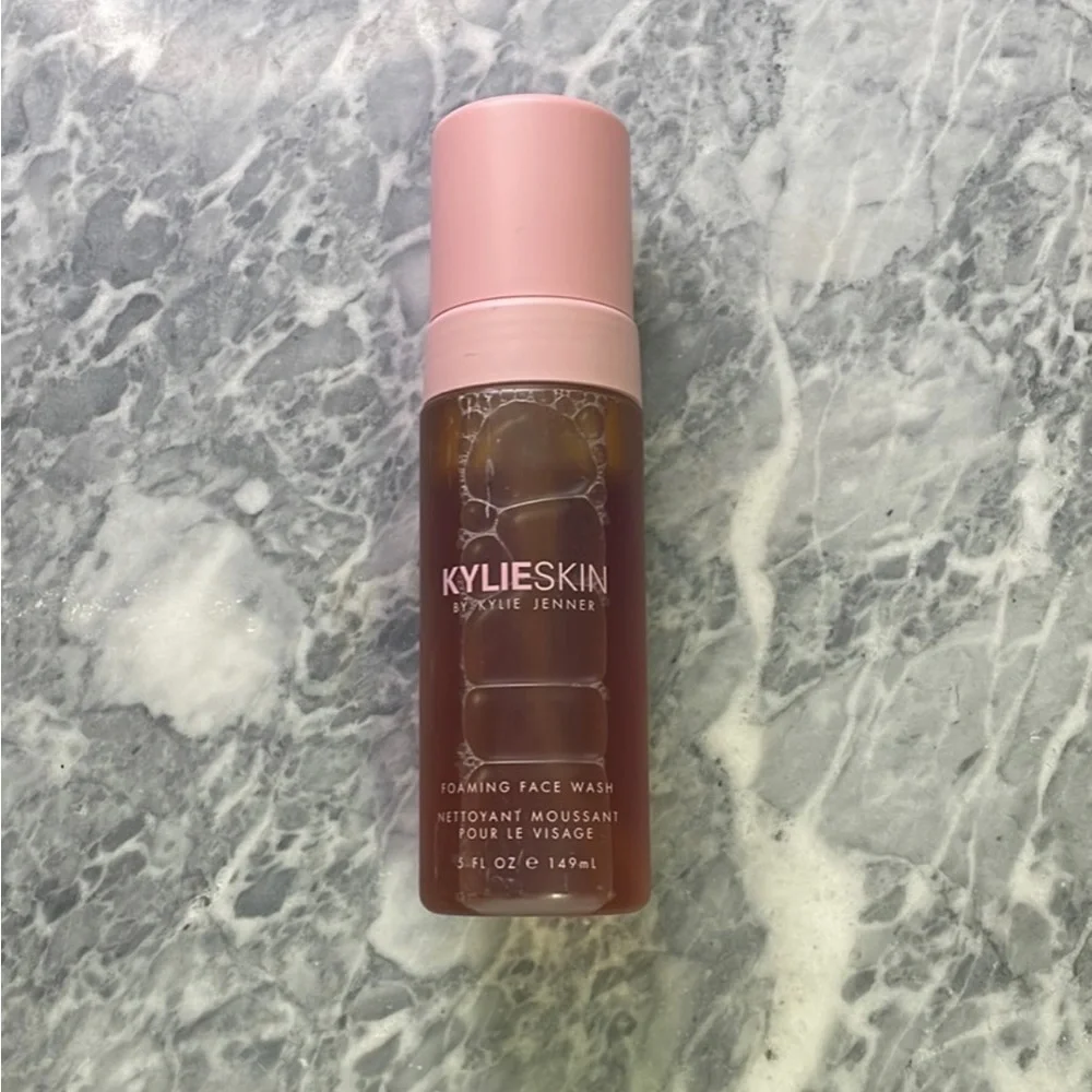 Kylie Cosmetics Foaming‎ Face Wash
